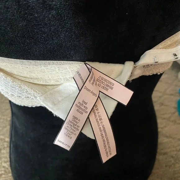 Elegant Cream Lace Bralette - Picture 13 of 13